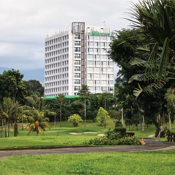 Hole 2 - Khaya Senegalensis